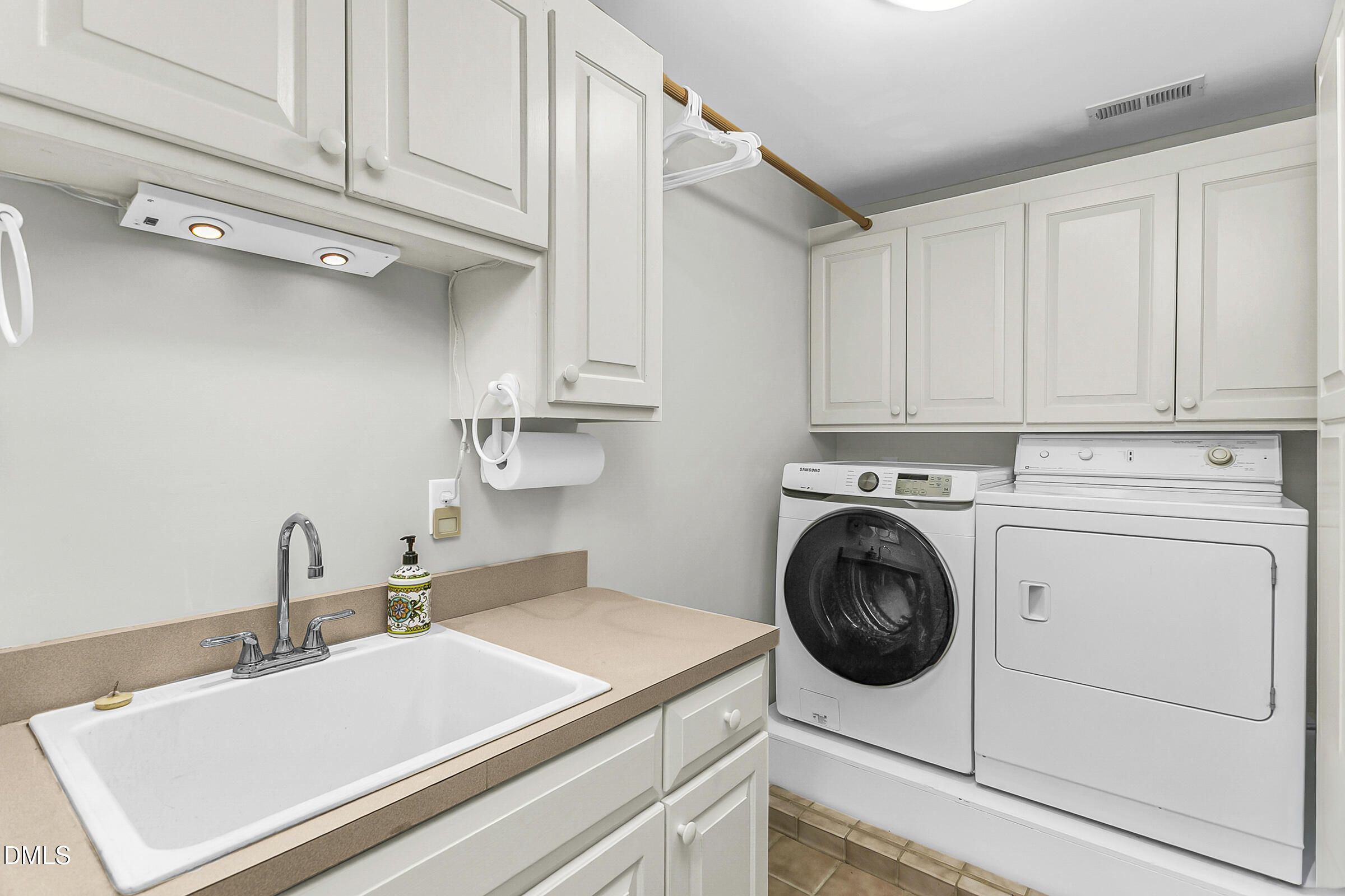 217 Stratford Drive Chapel Hill NC 27516