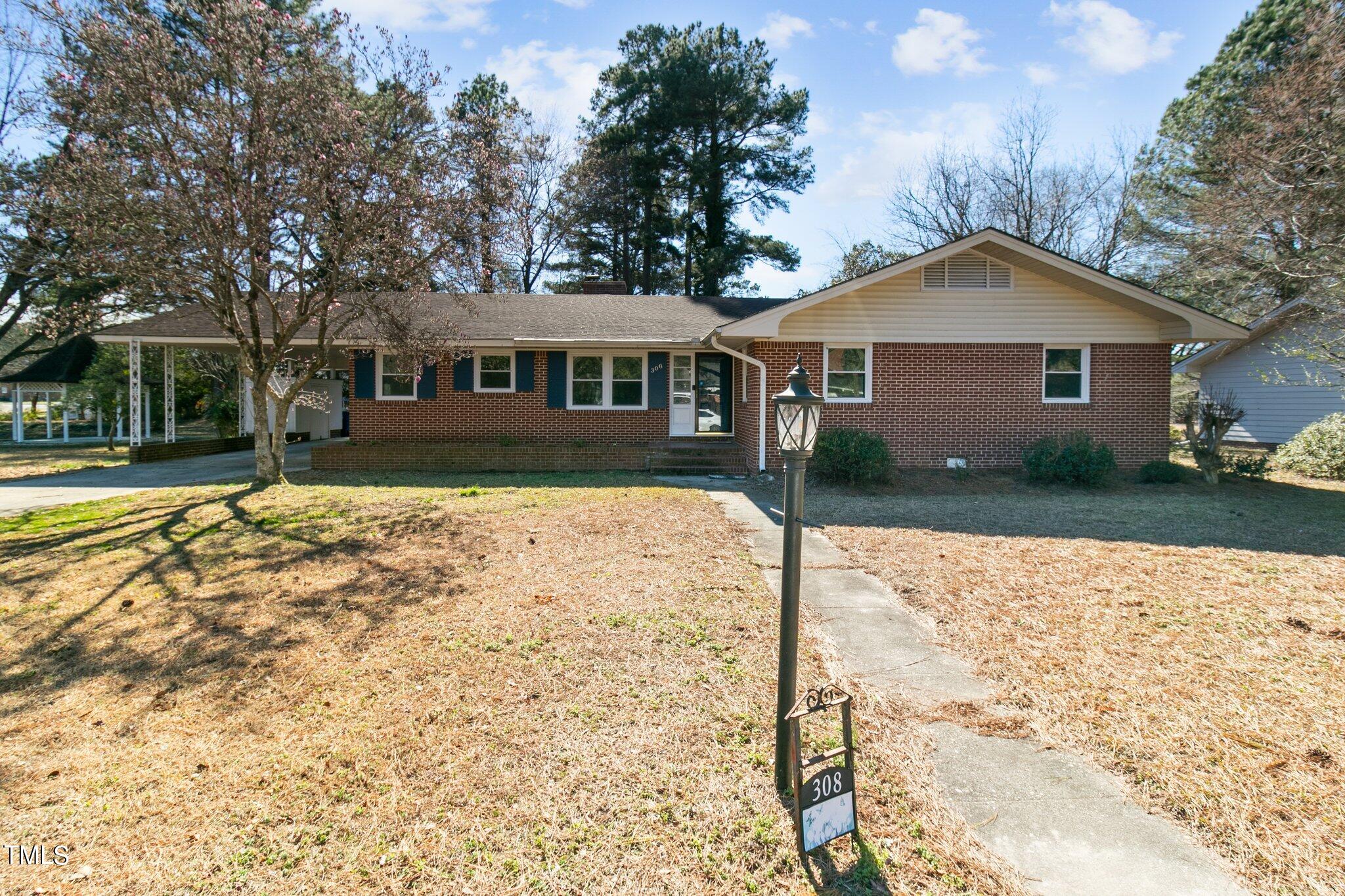 308 Pelham Street Selma NC 27576