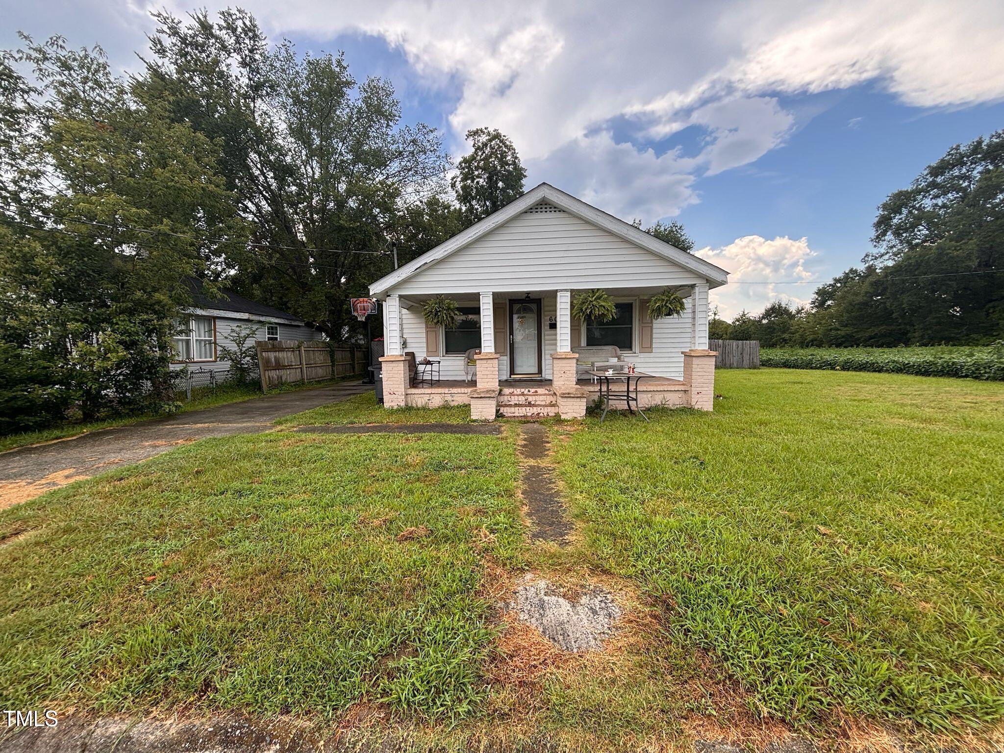 609 W Preston Street Selma NC 27576