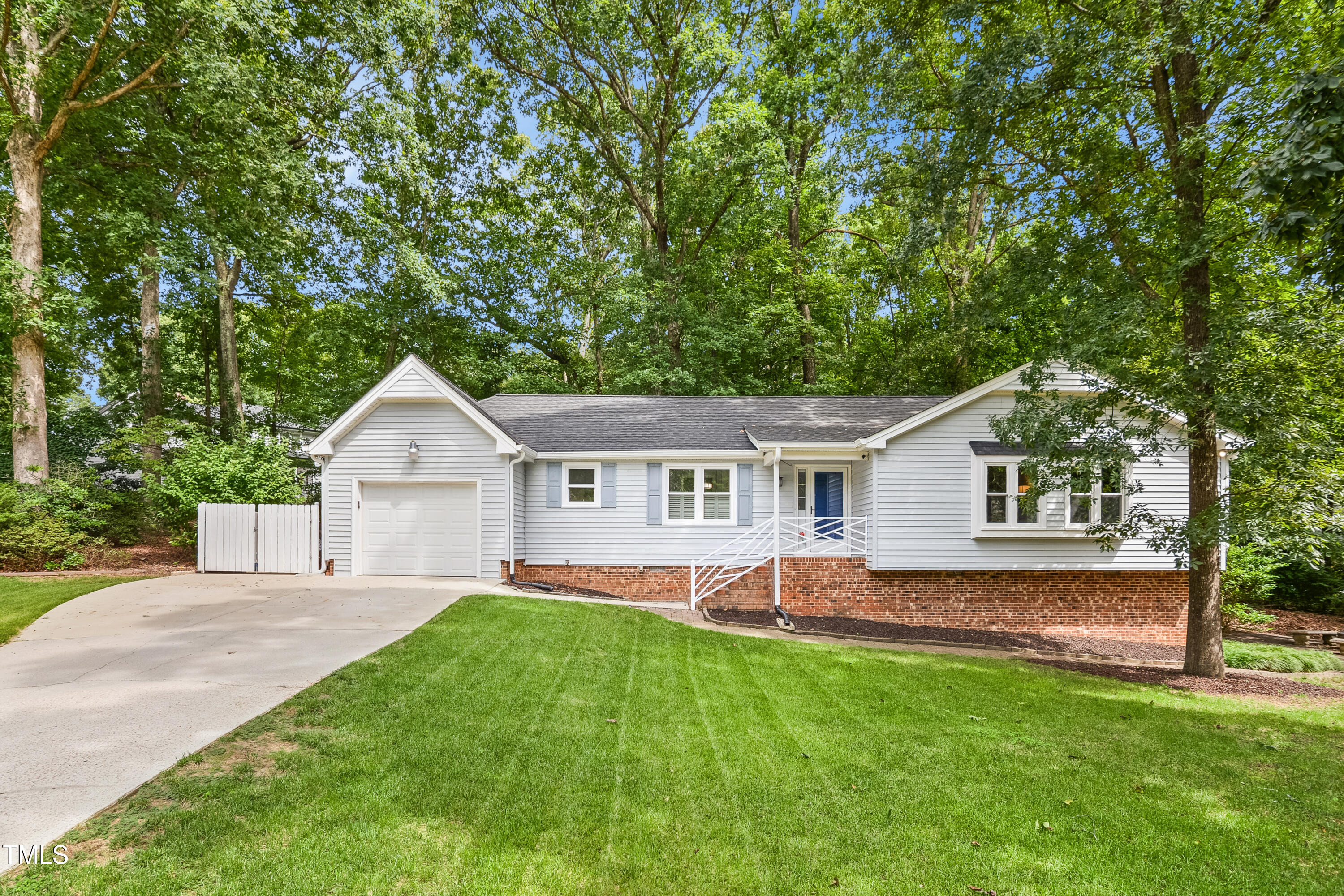 1604 Acer Court Raleigh NC 27615
