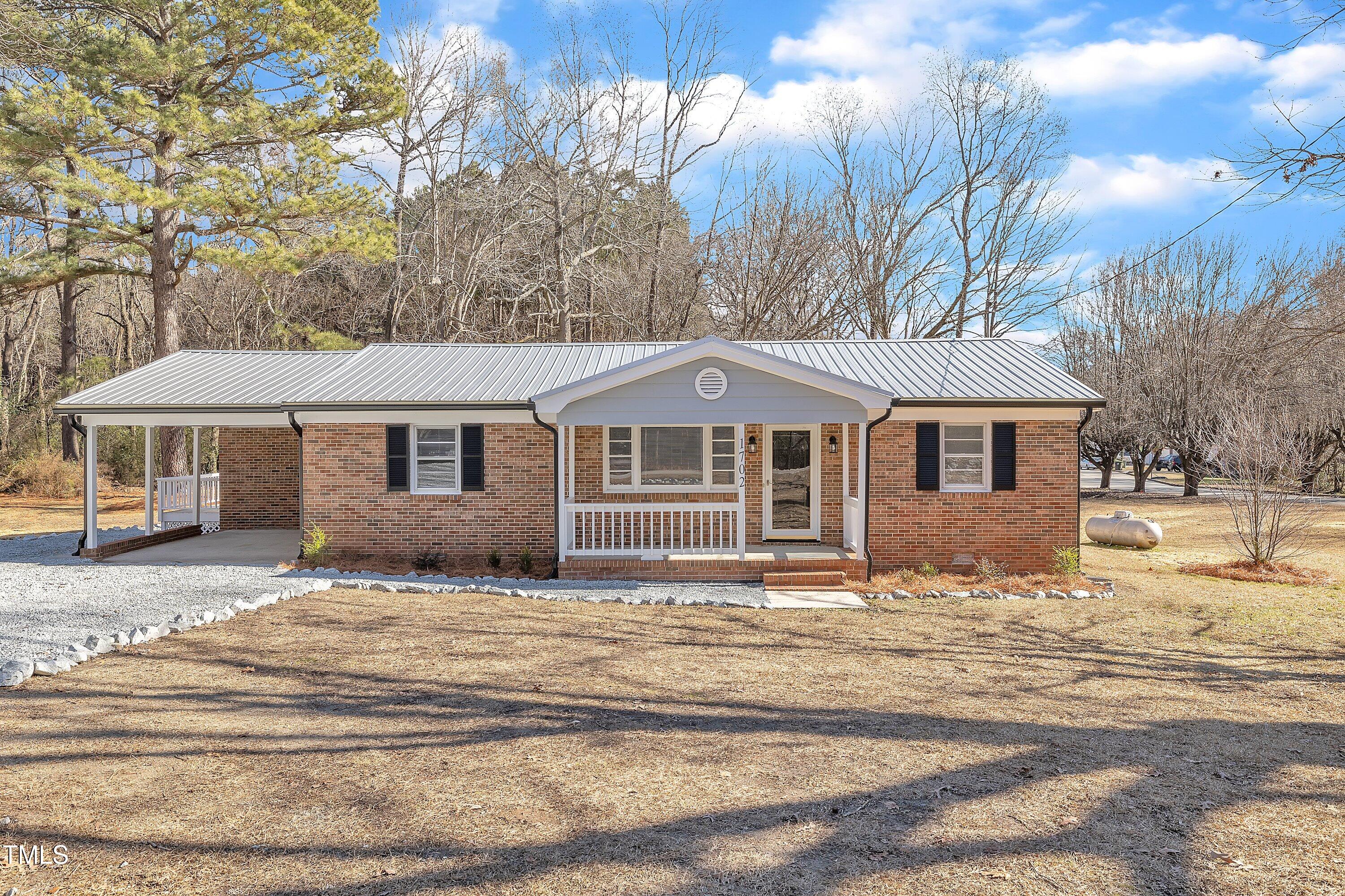 1702 Nc 242 N Benson NC 27504