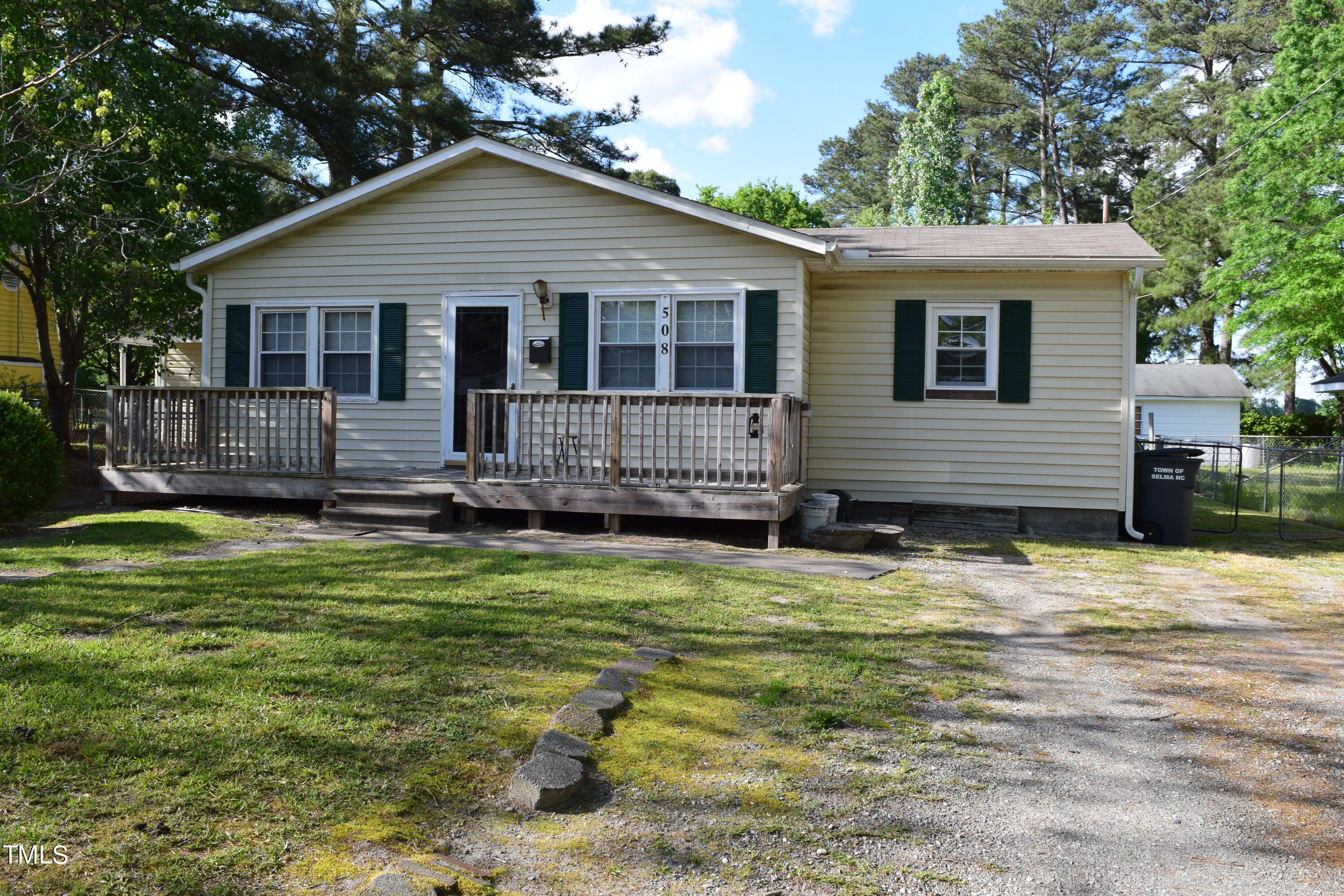 508 W Walnut Street Selma NC 27576