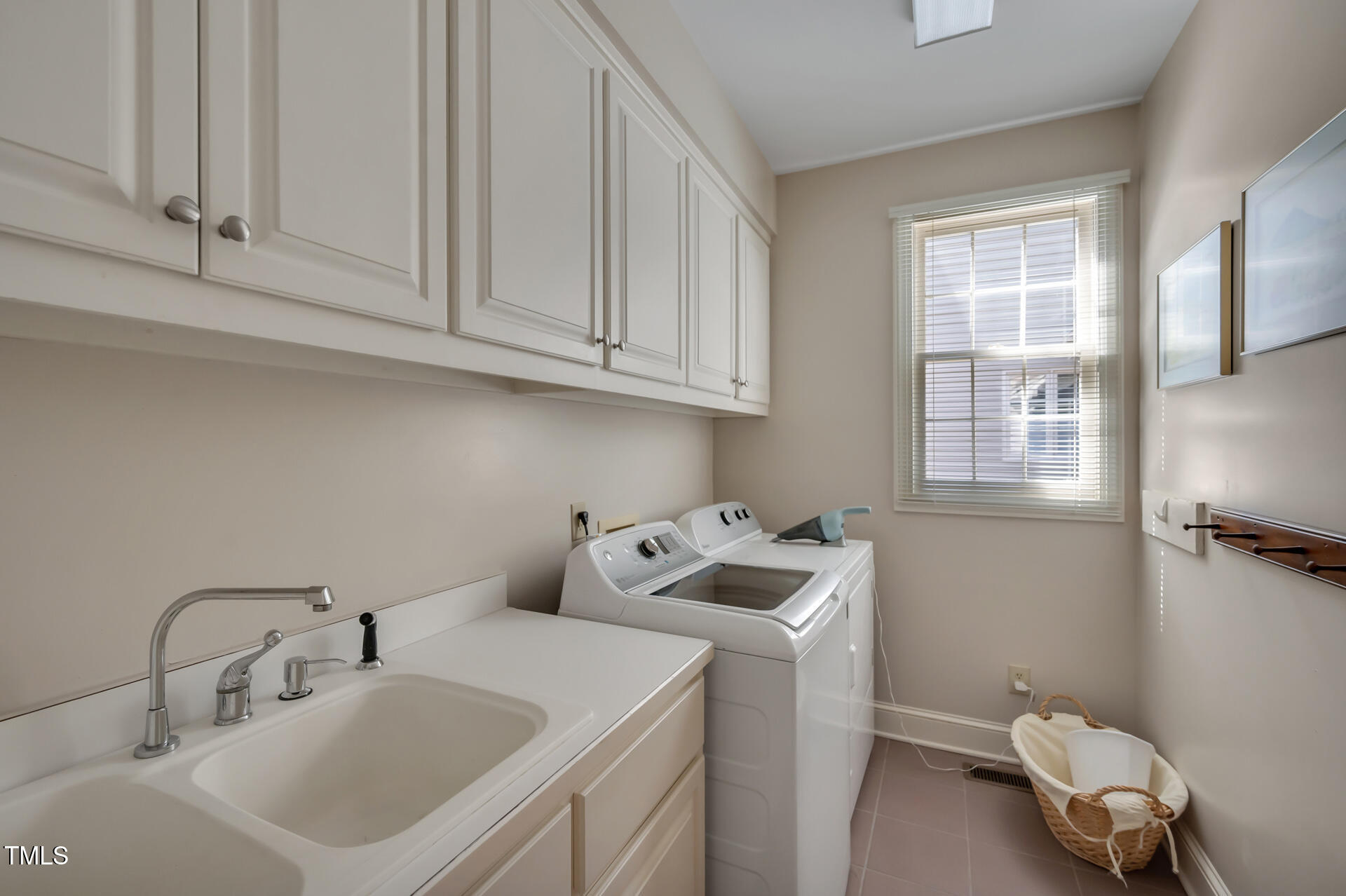 71005 Everard Chapel Hill NC 27517