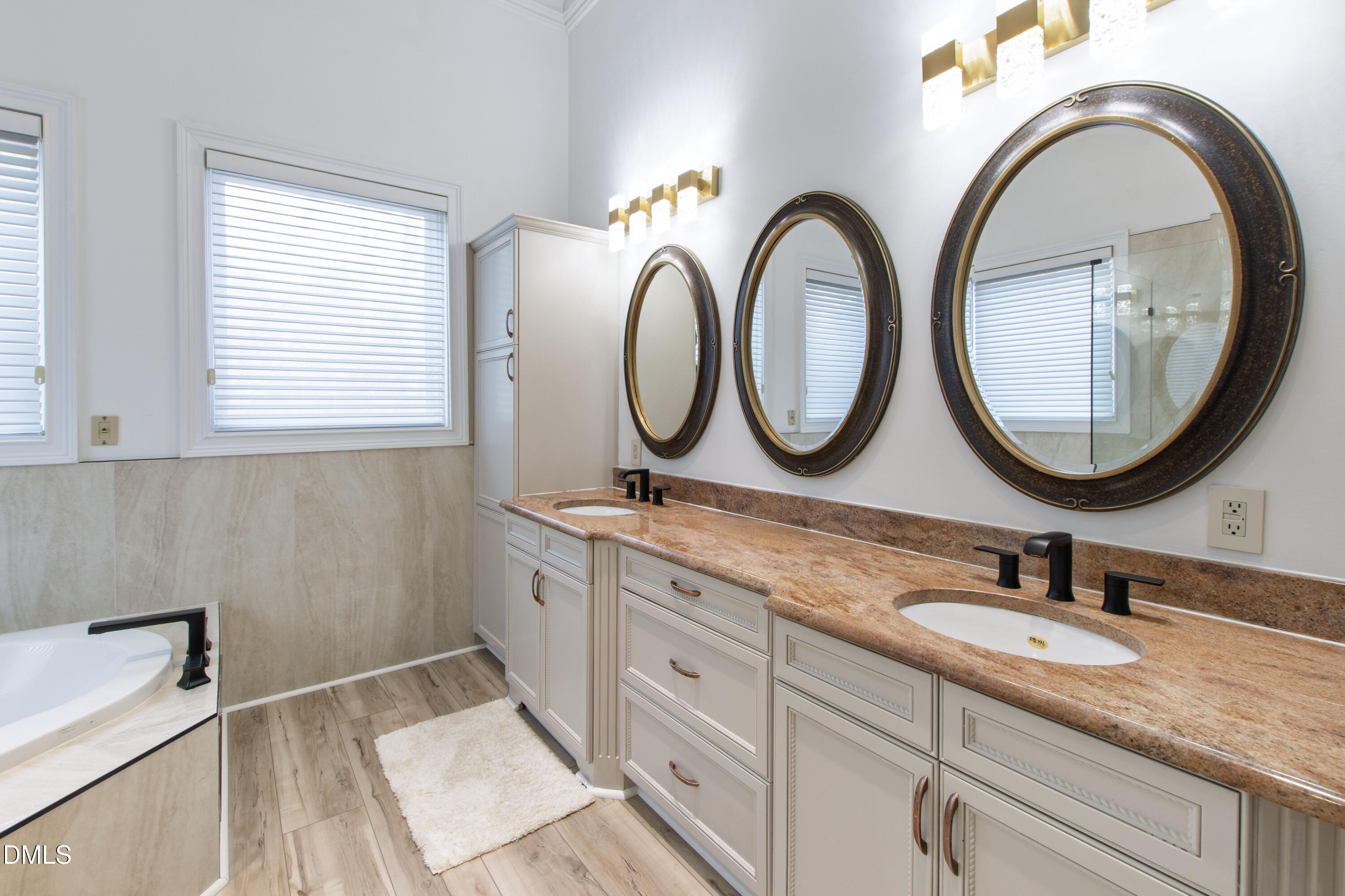 40002 Worth Chapel Hill NC 27517