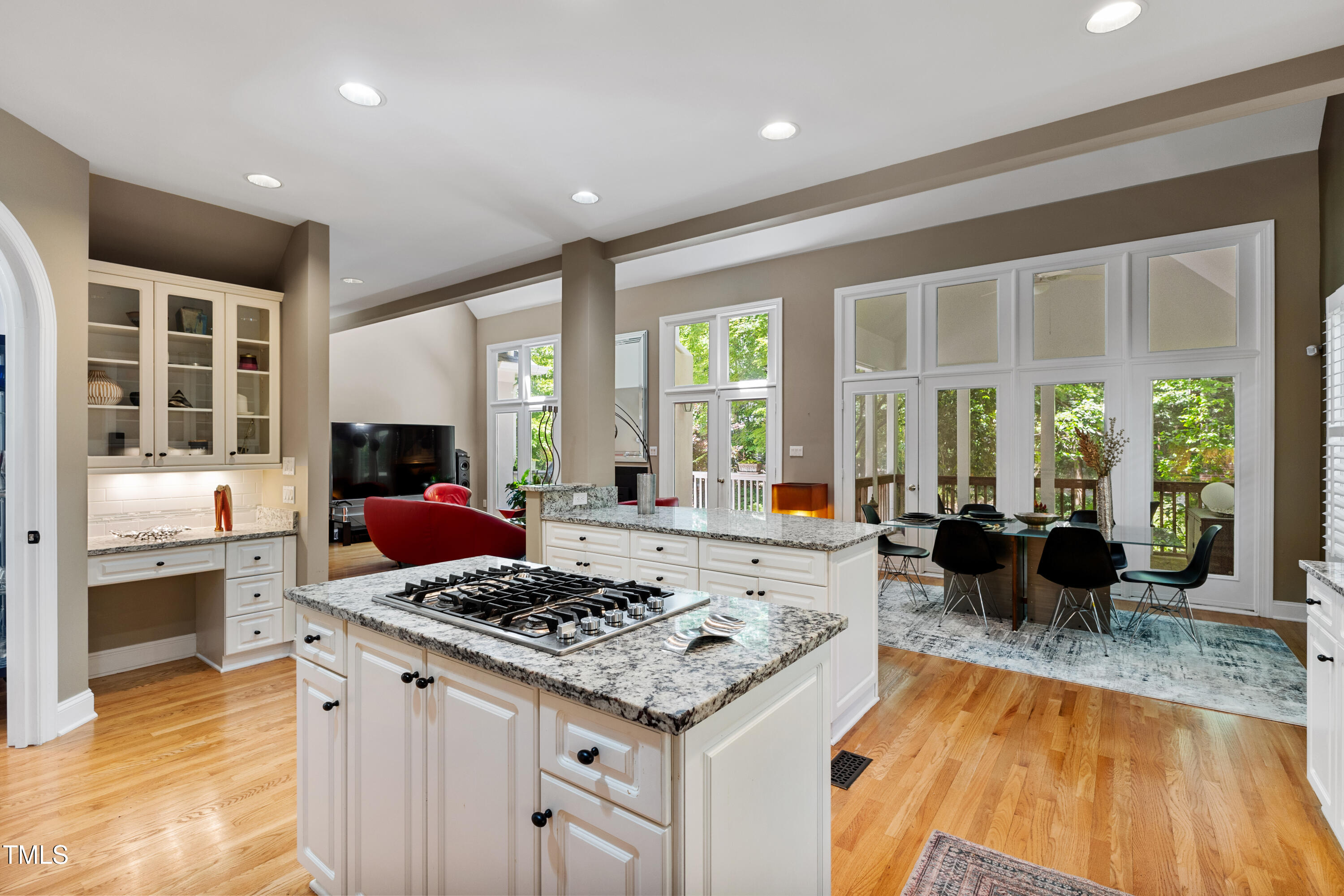 81502 Alexander Chapel Hill NC 27517