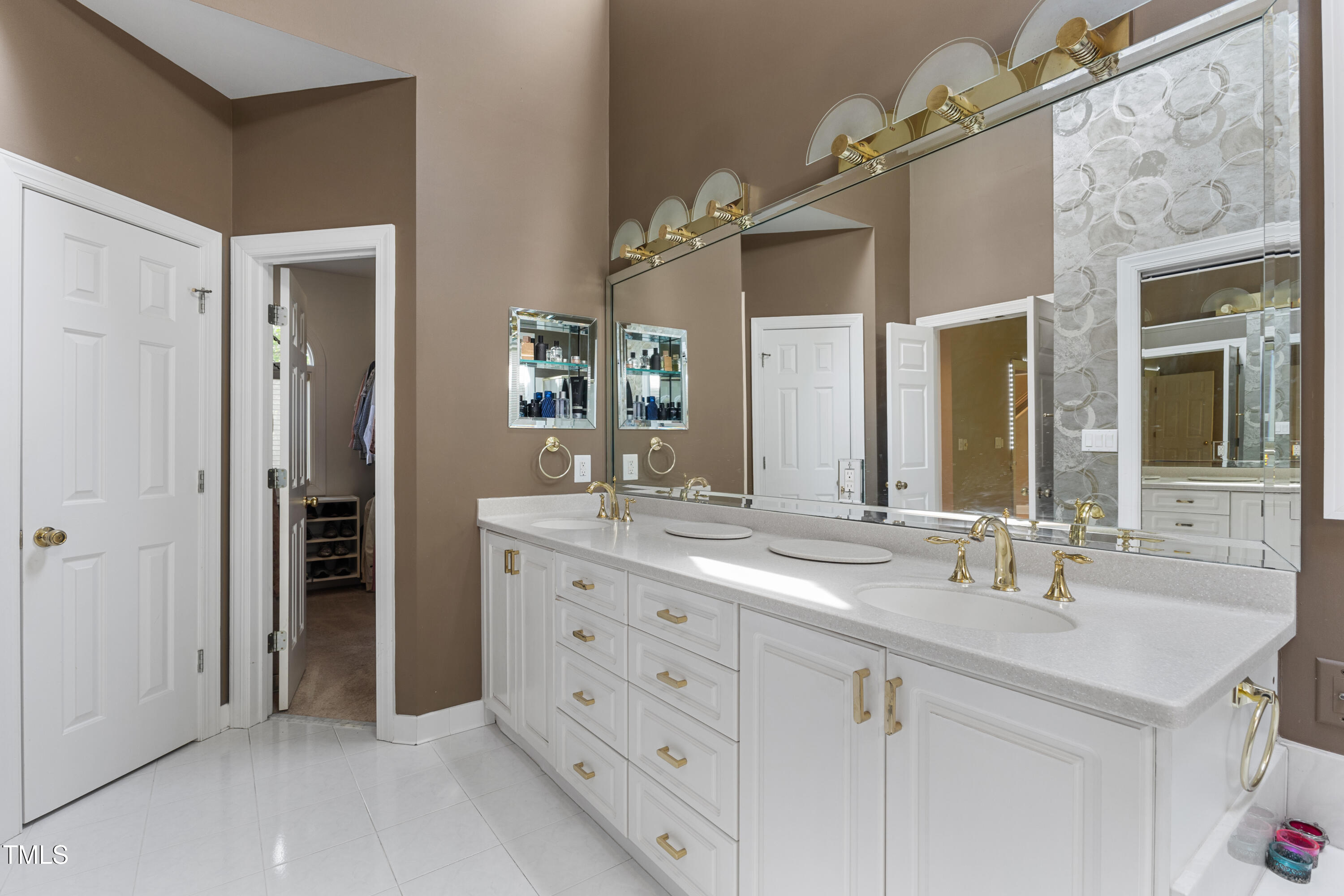 81502 Alexander Chapel Hill NC 27517