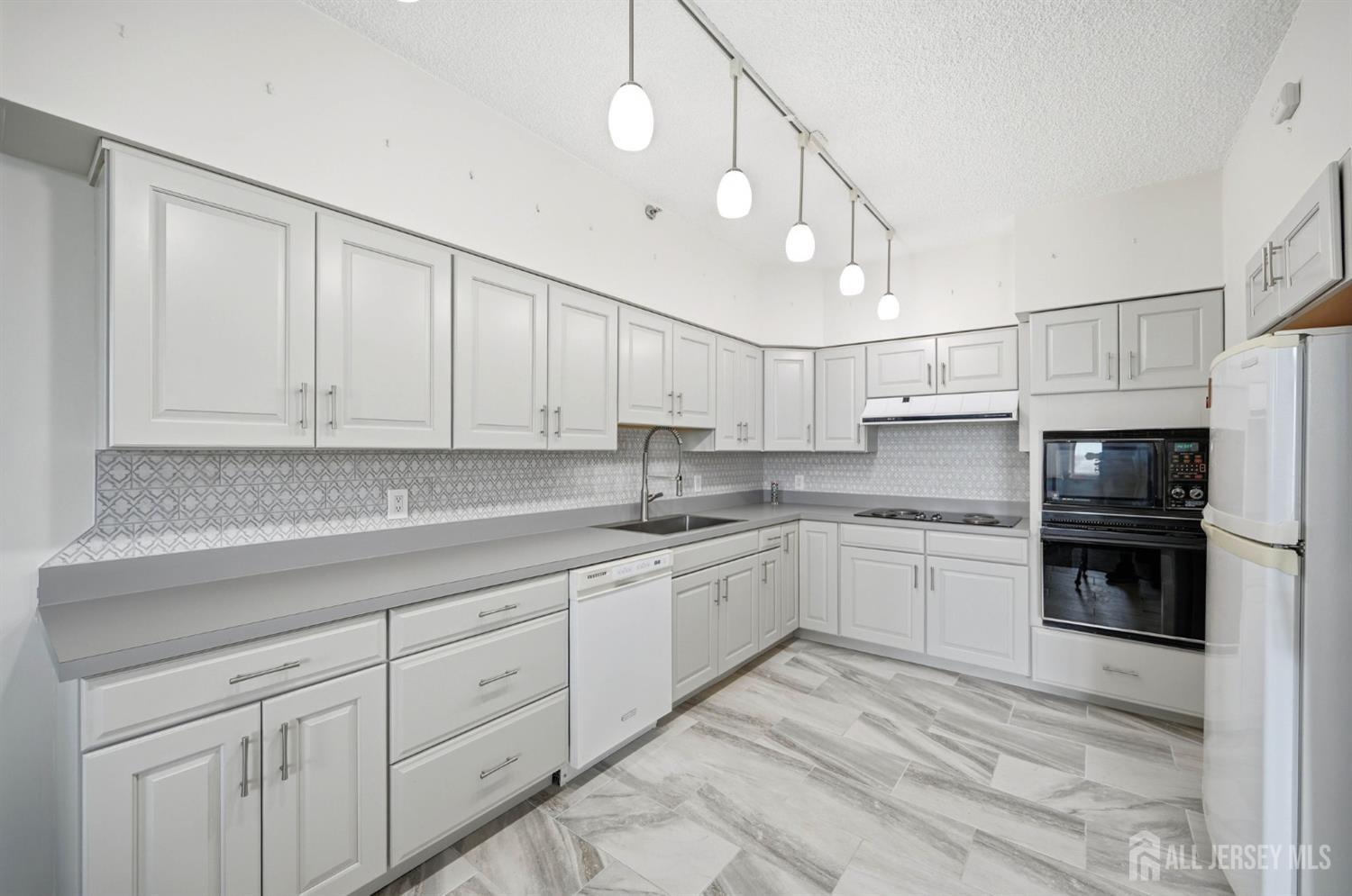 30 S Adelaide Avenue Highland Park NJ 08904