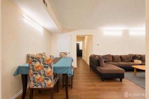 201 Edison Glen Terrace Edison NJ 08837