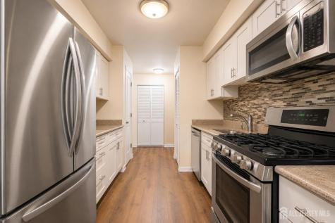 201 Edison Glen Terrace Edison NJ 08837