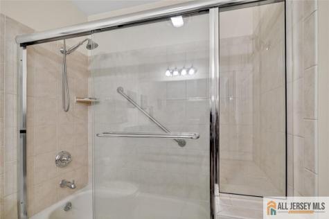 17 George Washington Drive Monroe NJ 08831