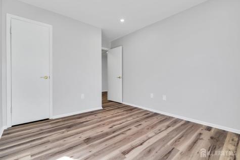 812 Green Hollow Drive Iselin NJ 08830