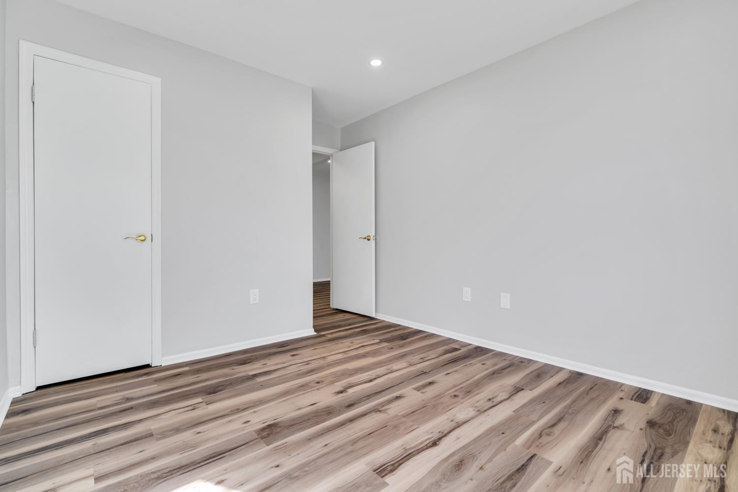 812 Green Hollow Drive Iselin NJ 08830