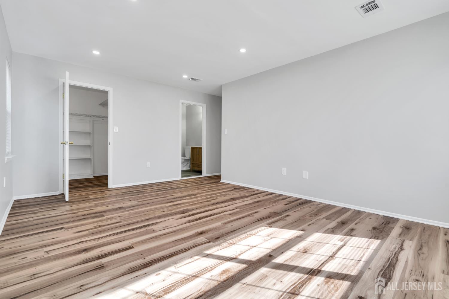 812 Green Hollow Drive Iselin NJ 08830