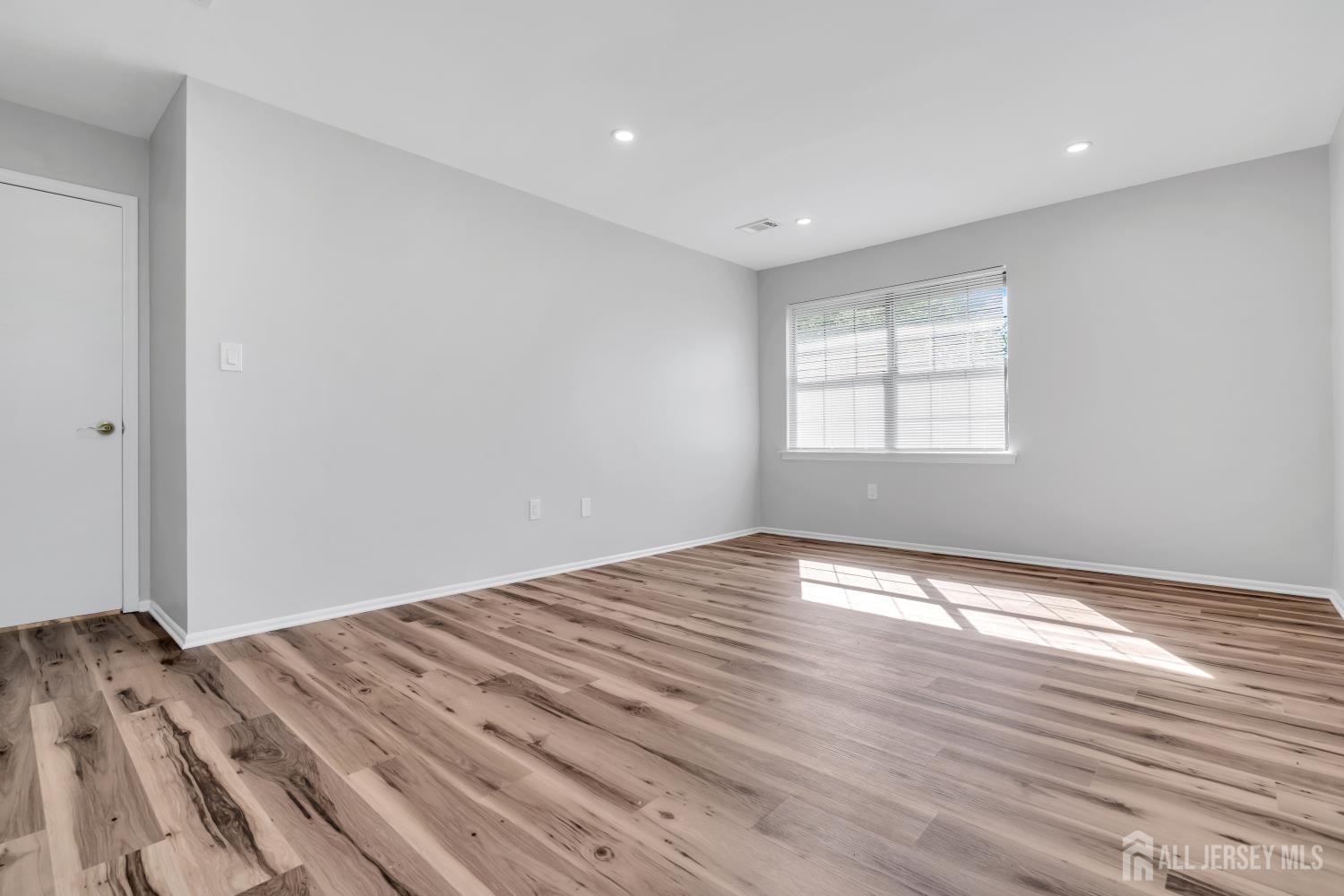 812 Green Hollow Drive Iselin NJ 08830