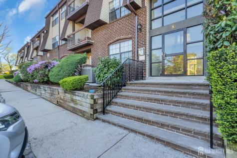 812 Green Hollow Drive Iselin NJ 08830