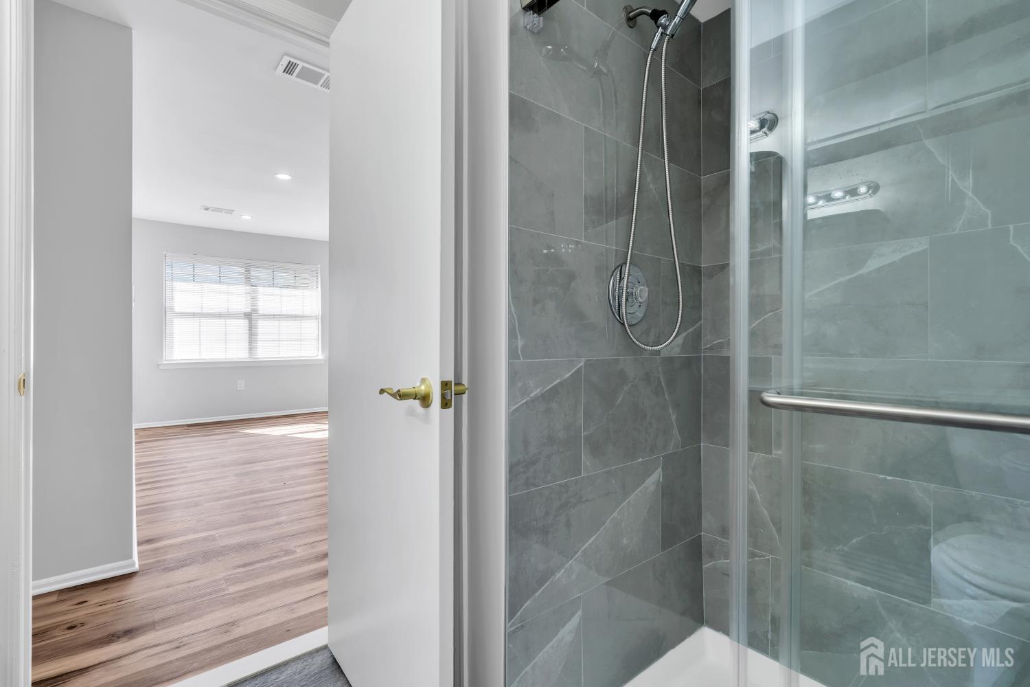 812 Green Hollow Drive Iselin NJ 08830