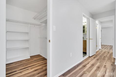 812 Green Hollow Drive Iselin NJ 08830