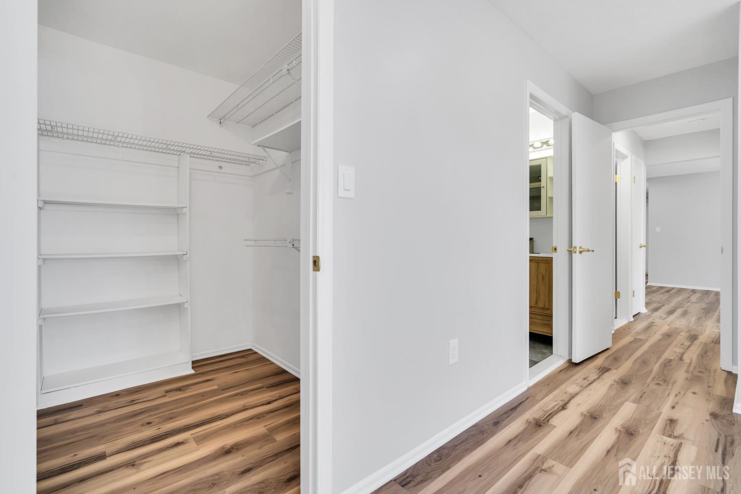 812 Green Hollow Drive Iselin NJ 08830
