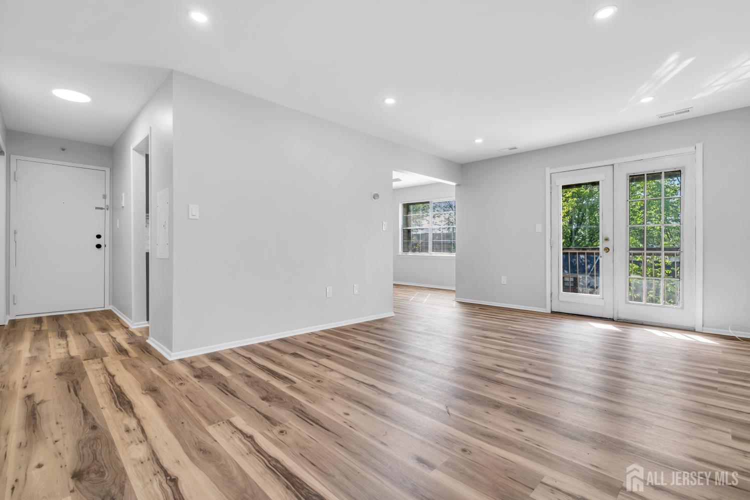 812 Green Hollow Drive Iselin NJ 08830