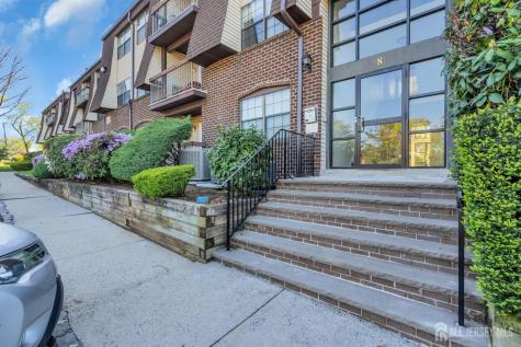 812 Green Hollow Drive Iselin NJ 08830