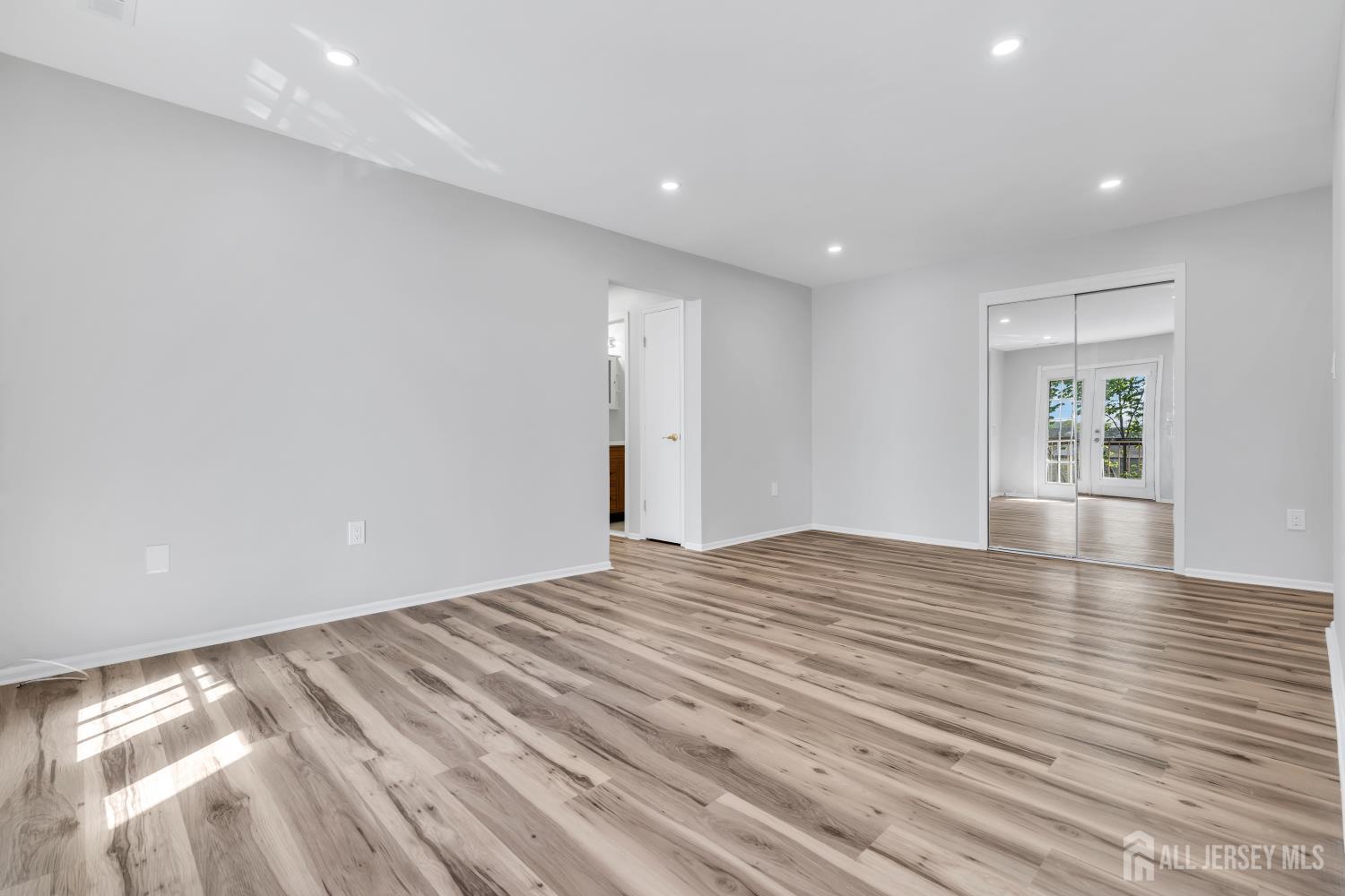 812 Green Hollow Drive Iselin NJ 08830