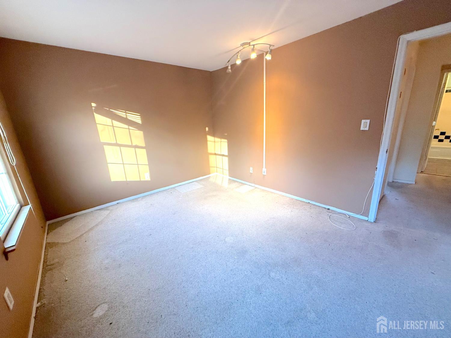 16 Quail Run Road Jamesburg NJ 08831
