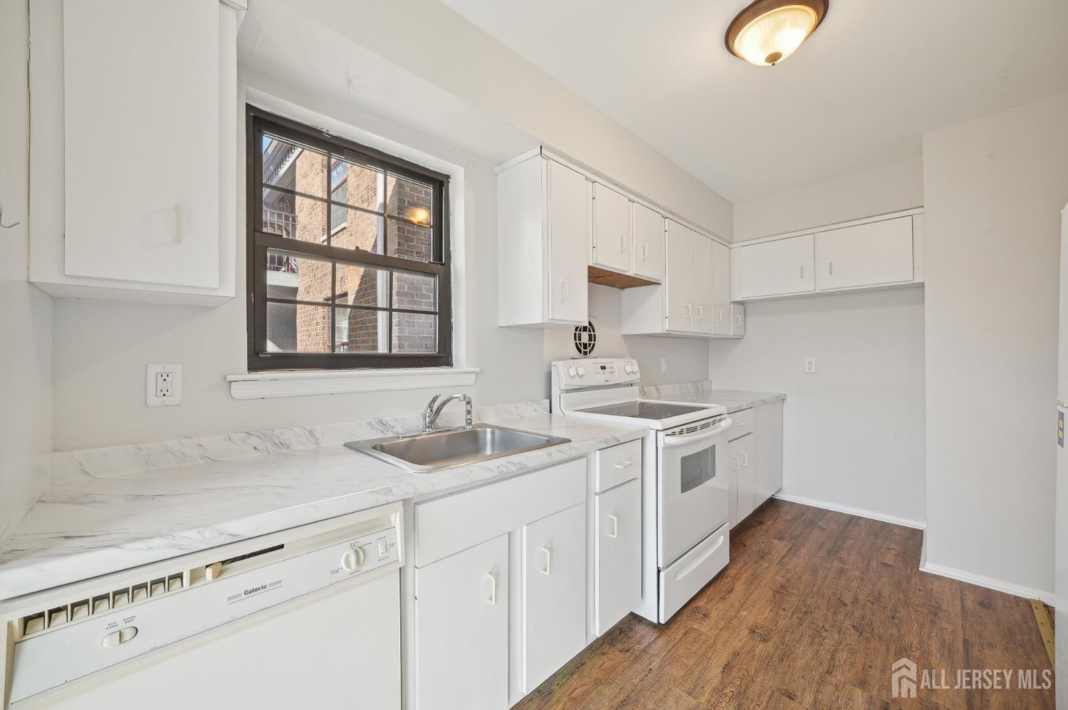 323 Gill Lane Iselin NJ 08830