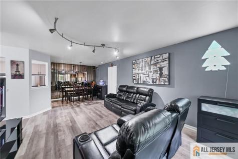 902 Meadow Court Helmetta NJ 08828