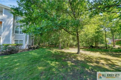 902 Meadow Court Helmetta NJ 08828