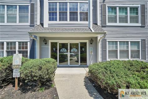 902 Meadow Court Helmetta NJ 08828