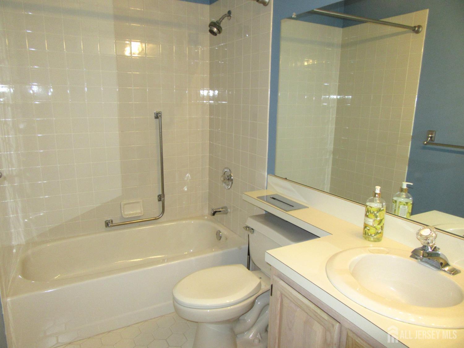 81 Winthrop Road Monroe NJ 08831