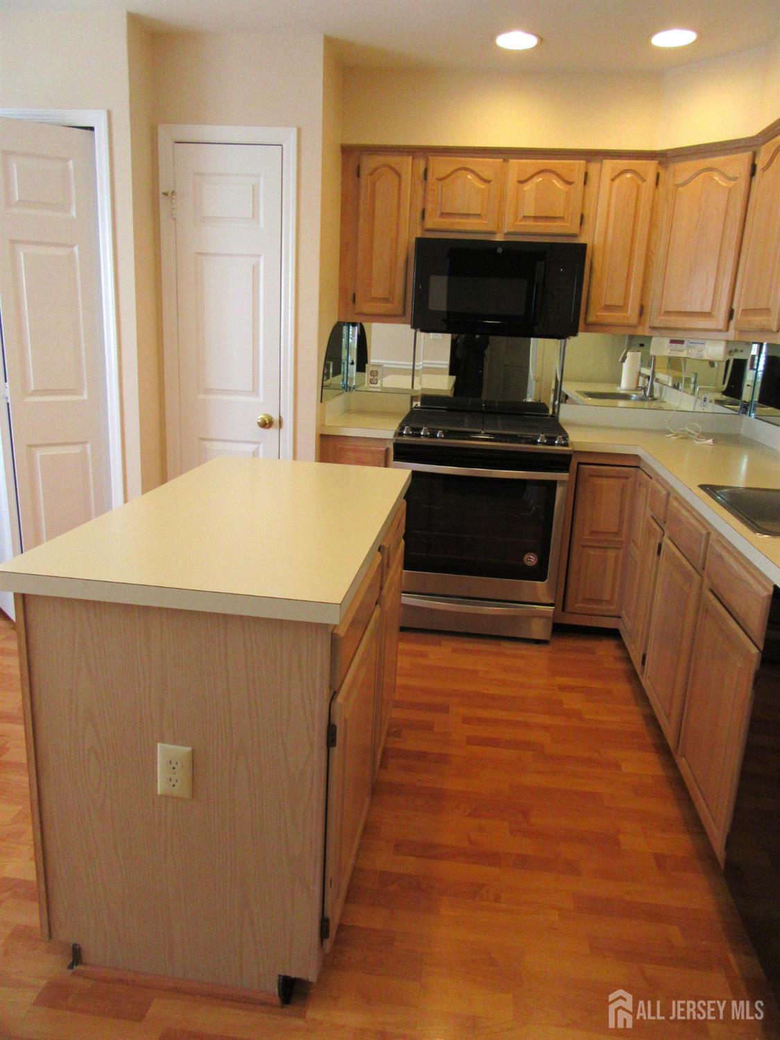 81 Winthrop Road Monroe NJ 08831