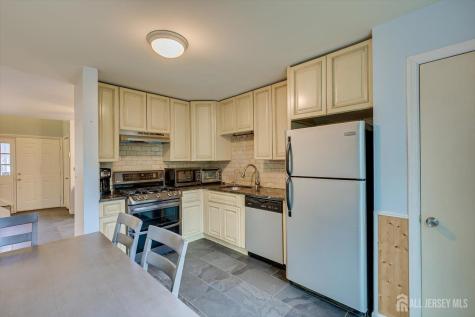 63 Renaissance Lane New Brunswick NJ 08901