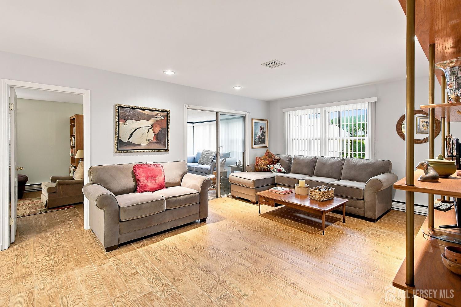 161 Pelham Lane Jamesburg NJ 08831