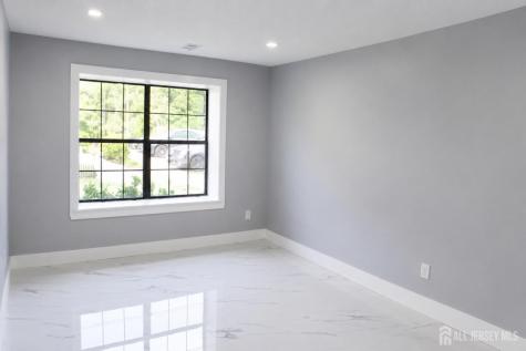 709 Sunshine Court Sayreville NJ 08859