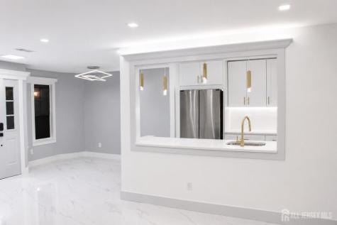709 Sunshine Court Sayreville NJ 08859