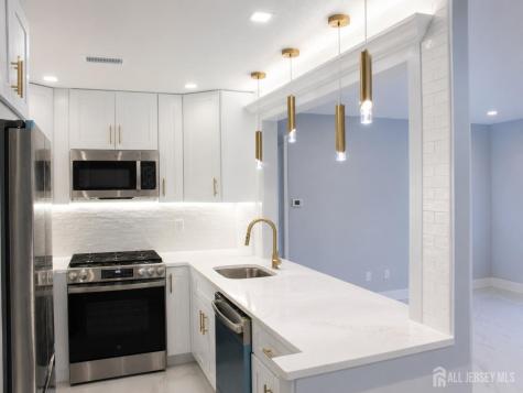 709 Sunshine Court Sayreville NJ 08859