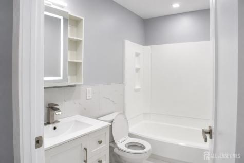 709 Sunshine Court Sayreville NJ 08859