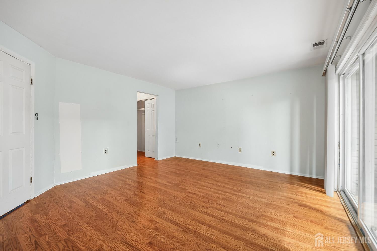 905 Montague Avenue Iselin NJ 08830