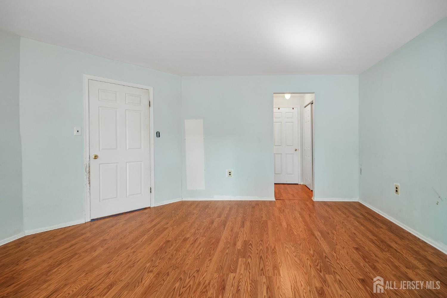 905 Montague Avenue Iselin NJ 08830