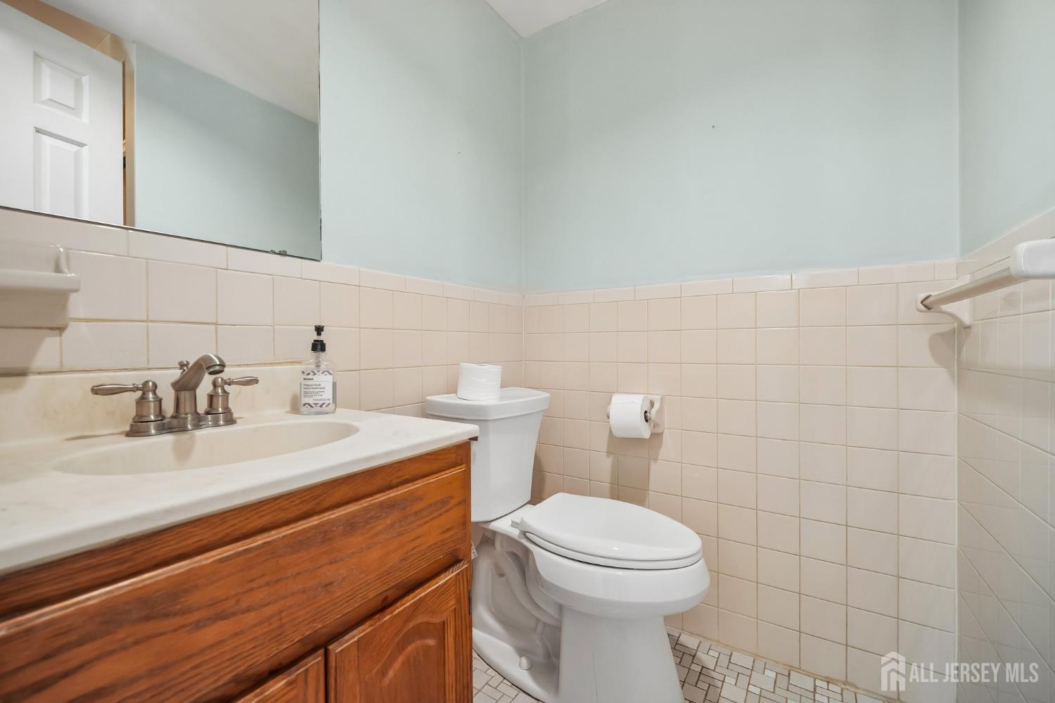 905 Montague Avenue Iselin NJ 08830