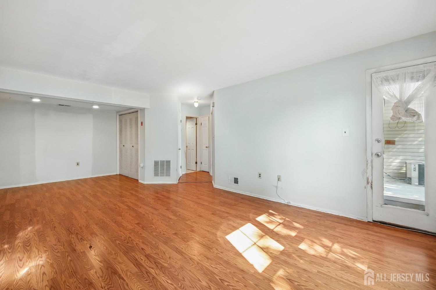 905 Montague Avenue Iselin NJ 08830