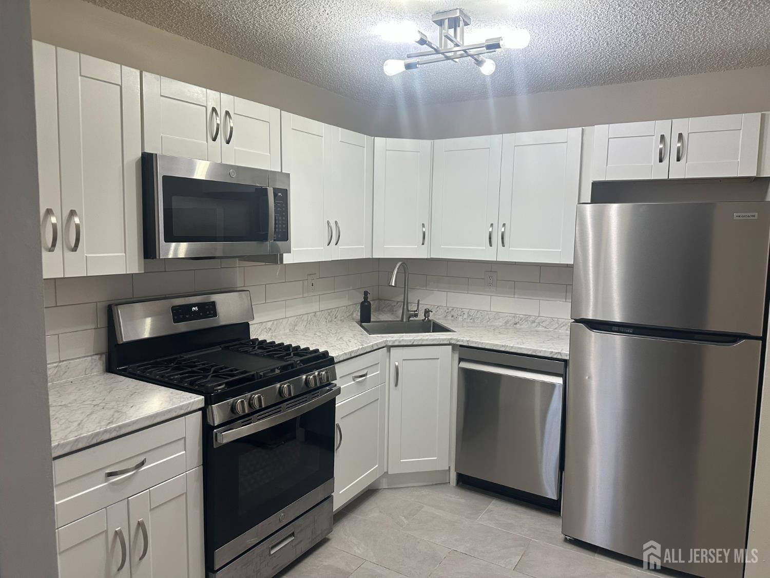 41 Brighton Way North Brunswick NJ 08902