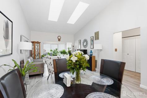 62 Wycoff Way E East Brunswick NJ 08816