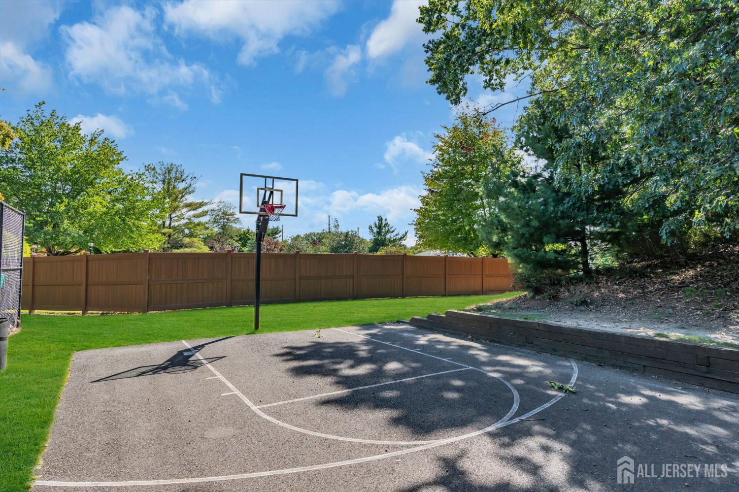56 Inverness Court Matawan NJ 07747