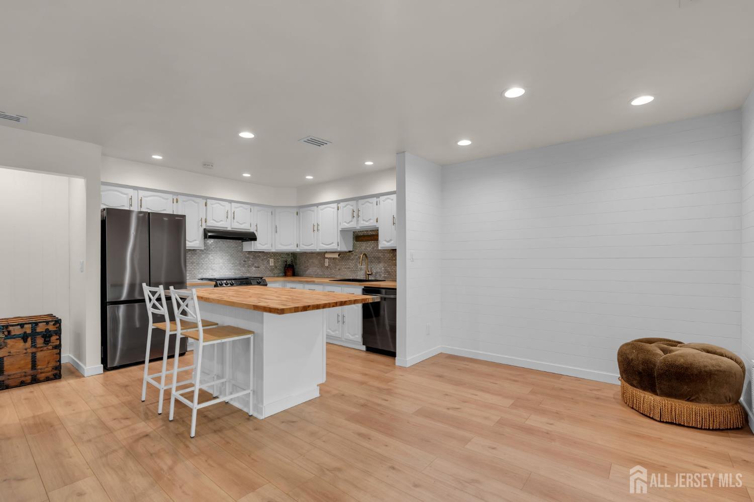 56 Inverness Court Matawan NJ 07747