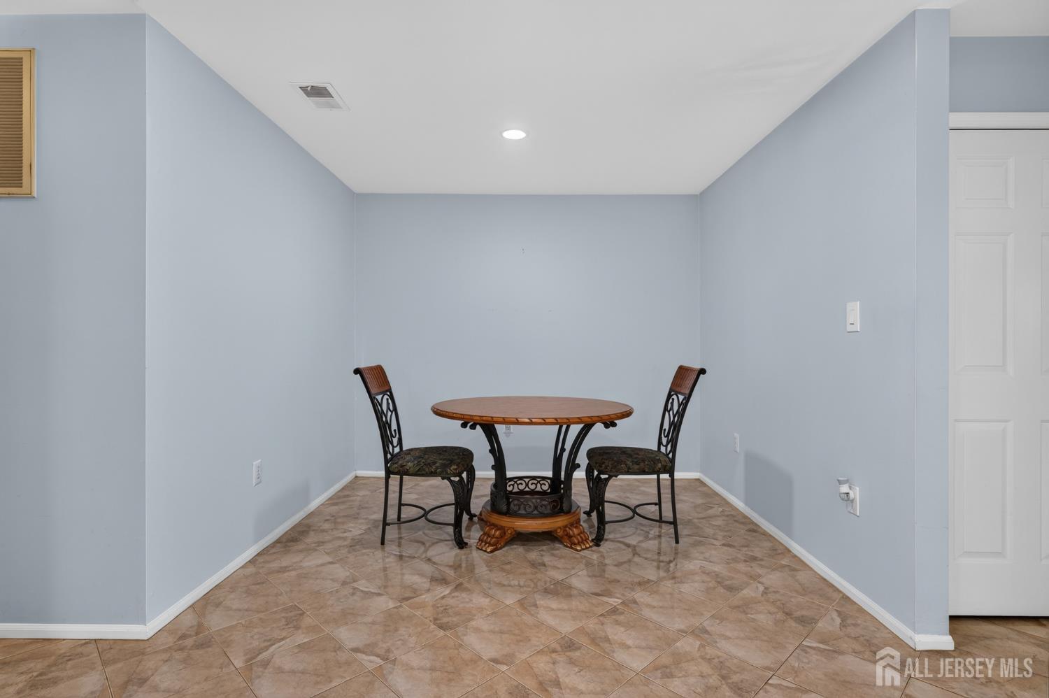 203 Cypress Lane East Brunswick NJ 08816