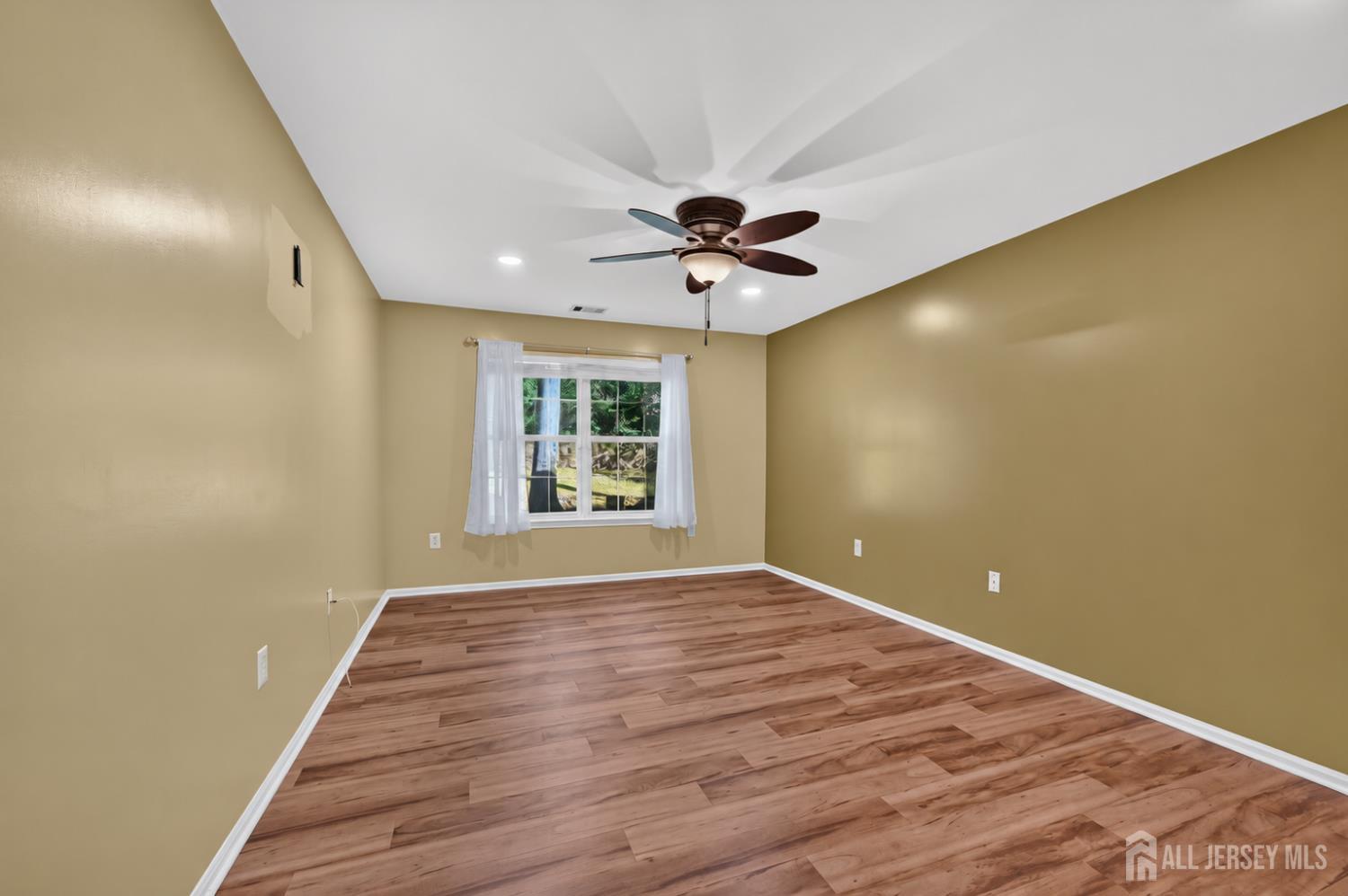 203 Cypress Lane East Brunswick NJ 08816