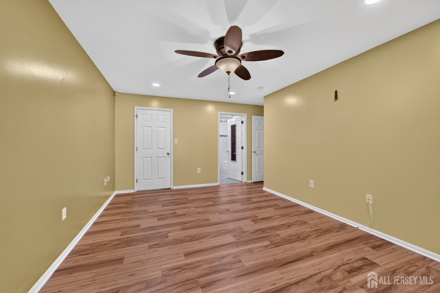 203 Cypress Lane East Brunswick NJ 08816