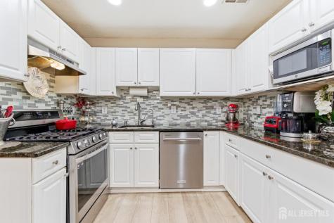 23 Prestwick Way Edison NJ 08820
